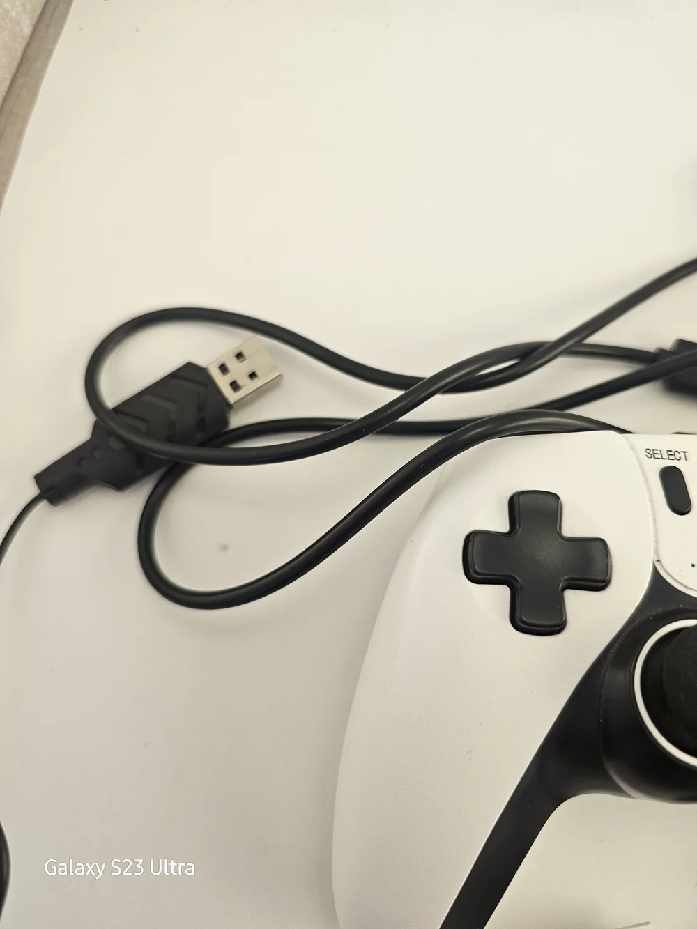 White and Black Wireless Style Game Controller with HDMI Game Sticks